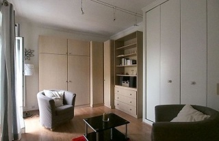 Sibesoin.com petite annonce gratuite 1 Location studio meublé 20 m2 refait à neuf